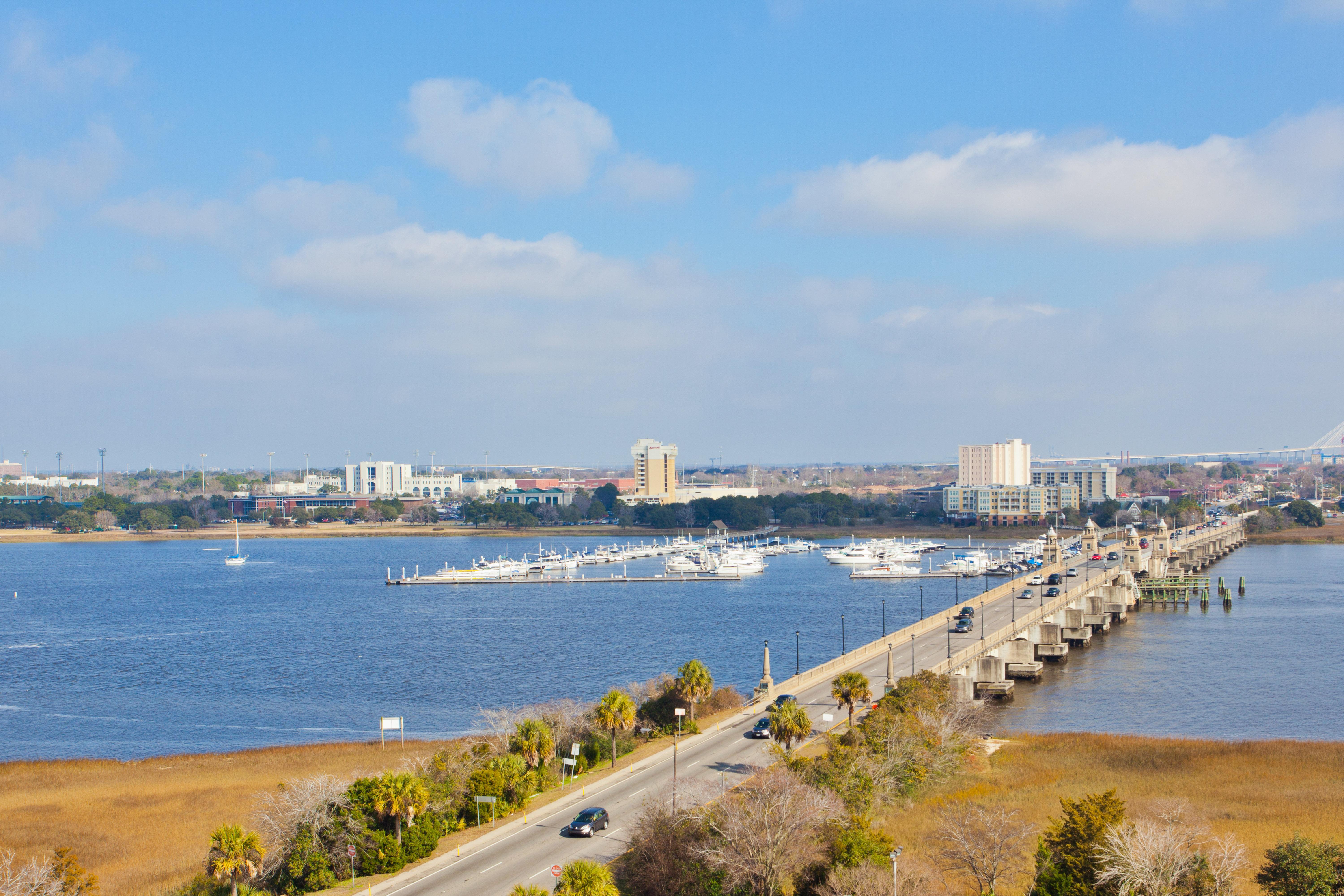 Holiday Inn Charleston-Riverview, An Ihg Hotel Экстерьер фото