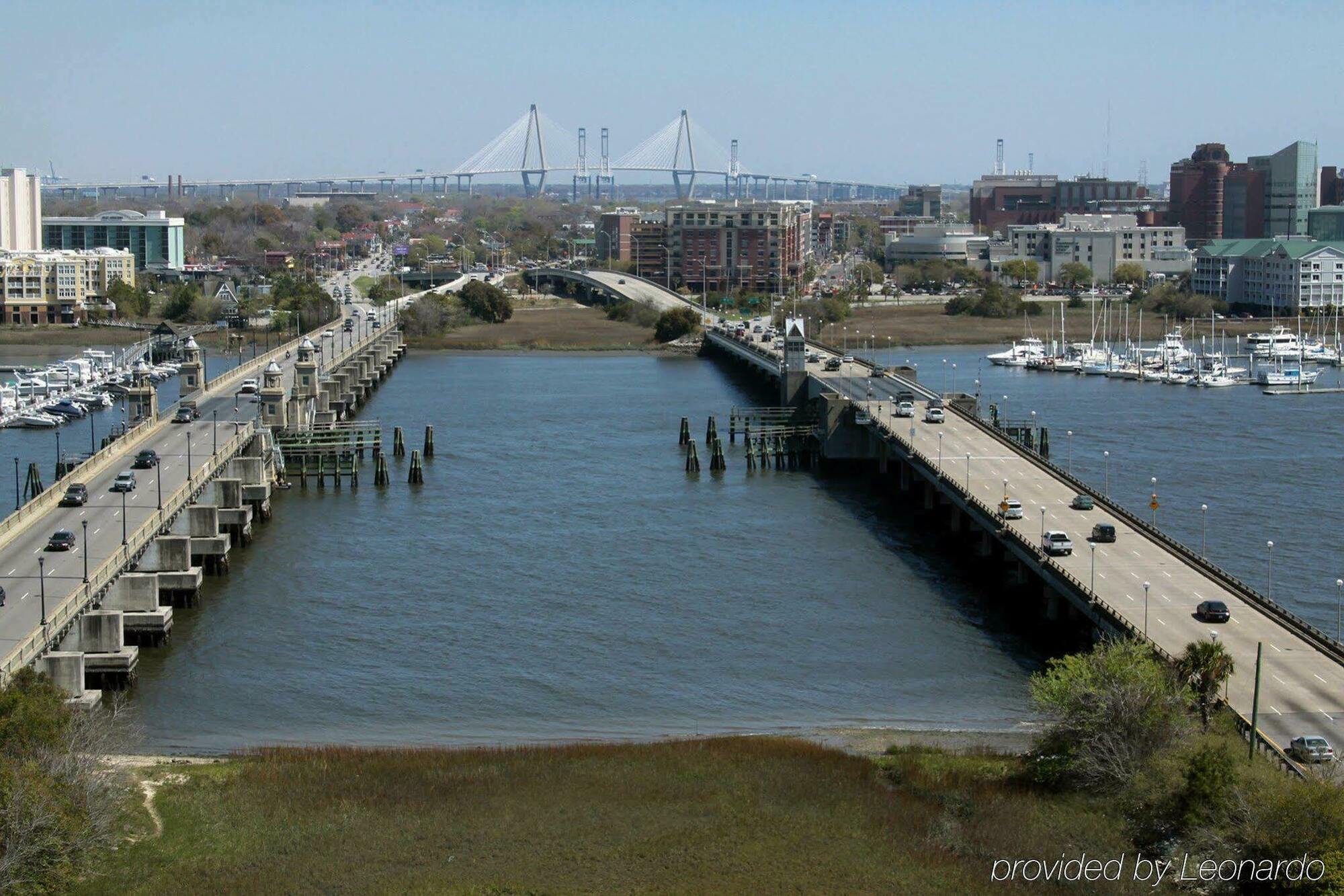 Holiday Inn Charleston-Riverview, An Ihg Hotel Экстерьер фото